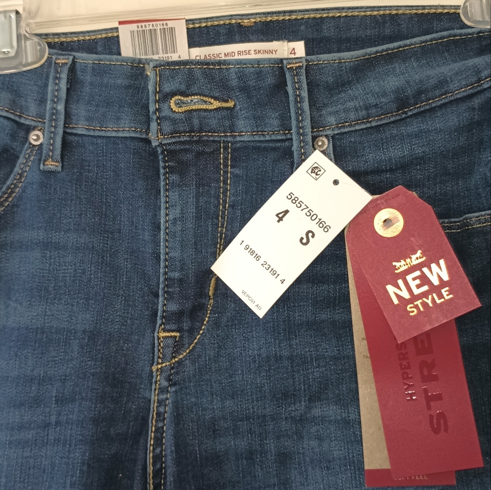 Levi's NWT Jeans Size 4 Short Blue Classic Mid Rise Skinny